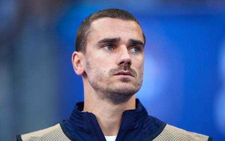 内马尔为什么踢10号位,内马尔10号位自由发挥