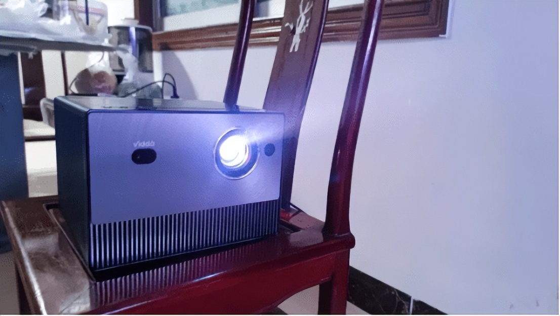 在家看大投影,在家用投影仪看球赛