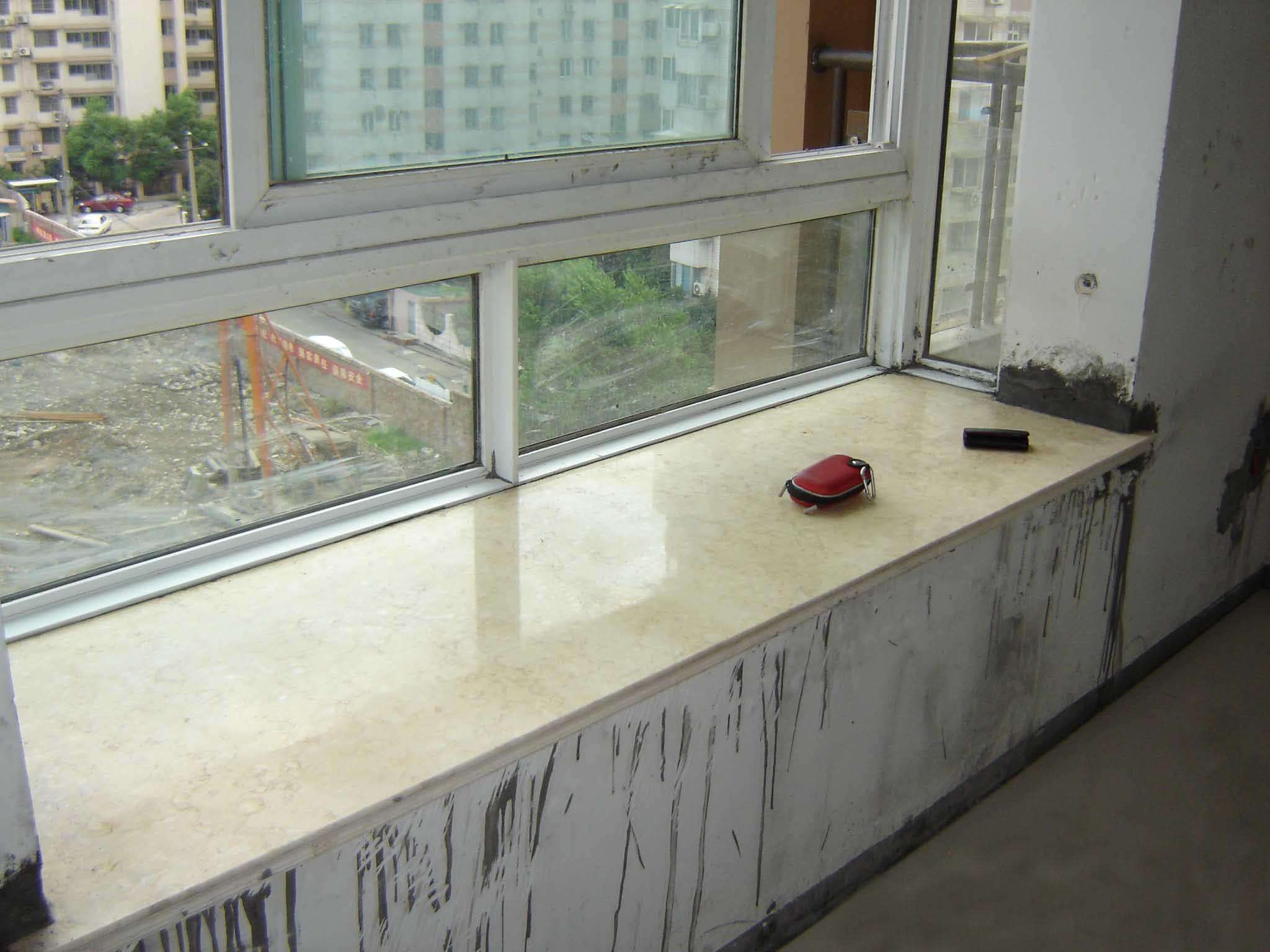 窗户漏水一般是哪里漏,阳台铝合金窗户缝隙漏水怎么处理