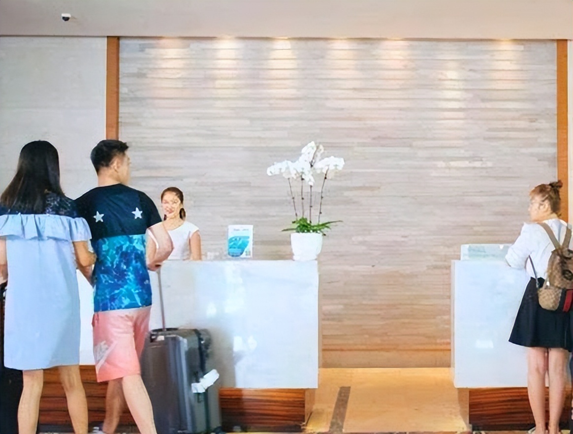 酒店前台月入5000难吗,酒店前台工资低的女人