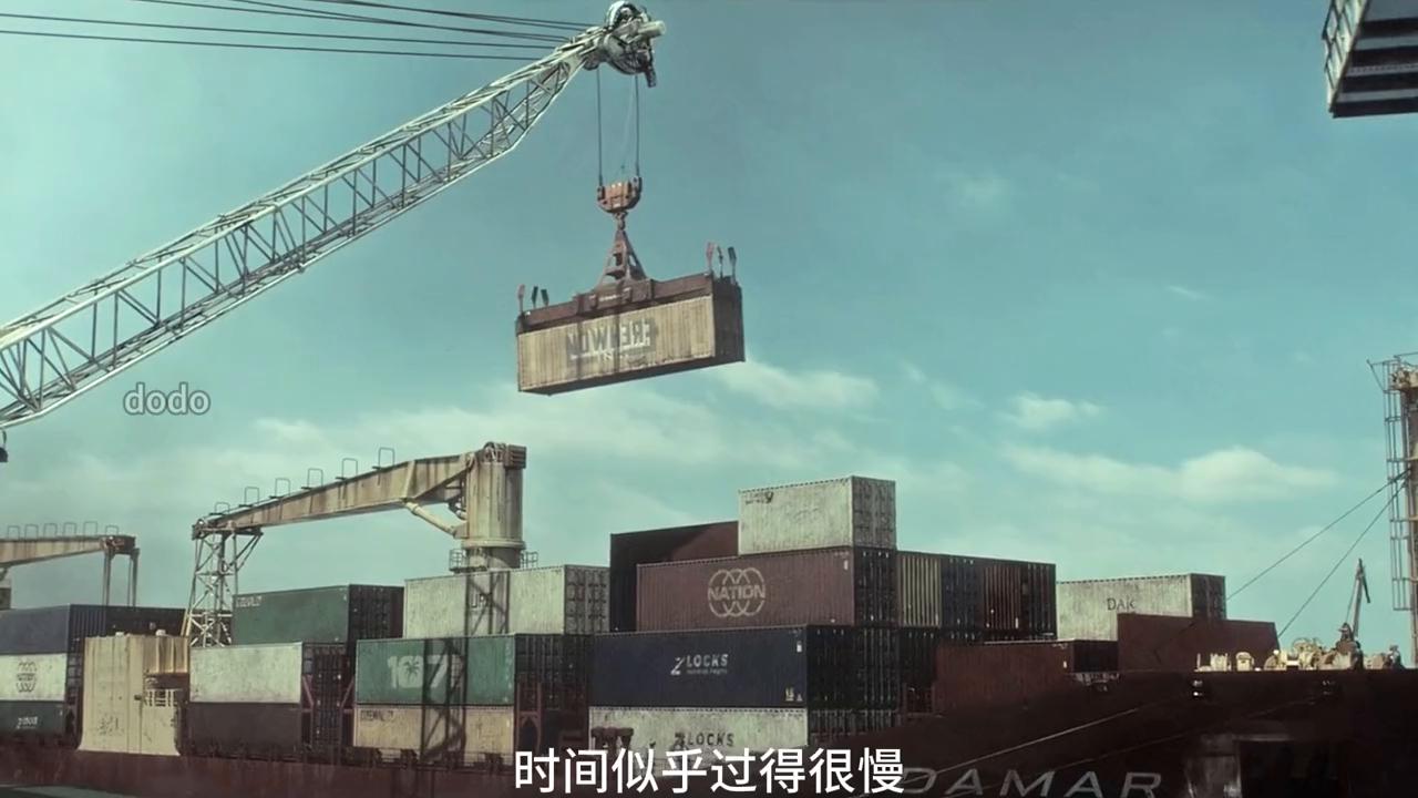 这个女人竟然自己缝合受伤的大腿#电影解说