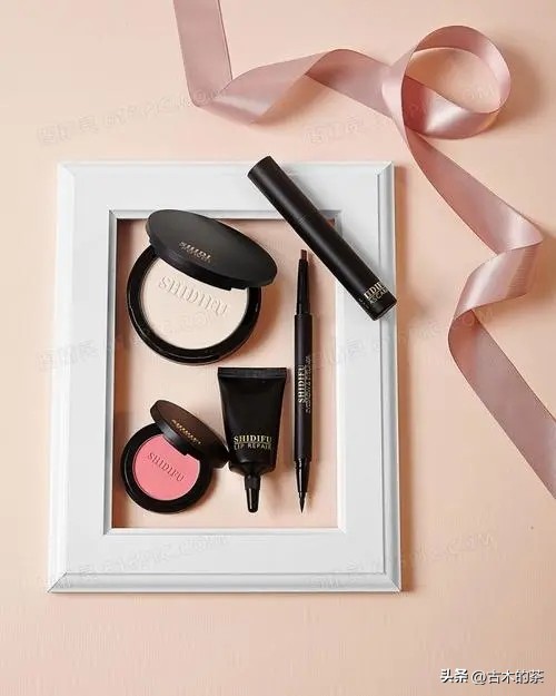 女子斥巨资生混血女儿新闻,吉林女孩嫁国外回家生儿子