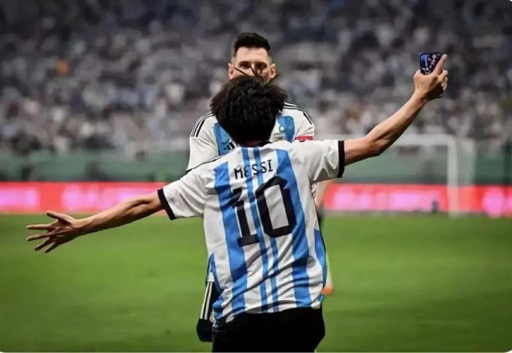 享受足球带给我最纯粹的生活,最纯粹的足球最高级的享受