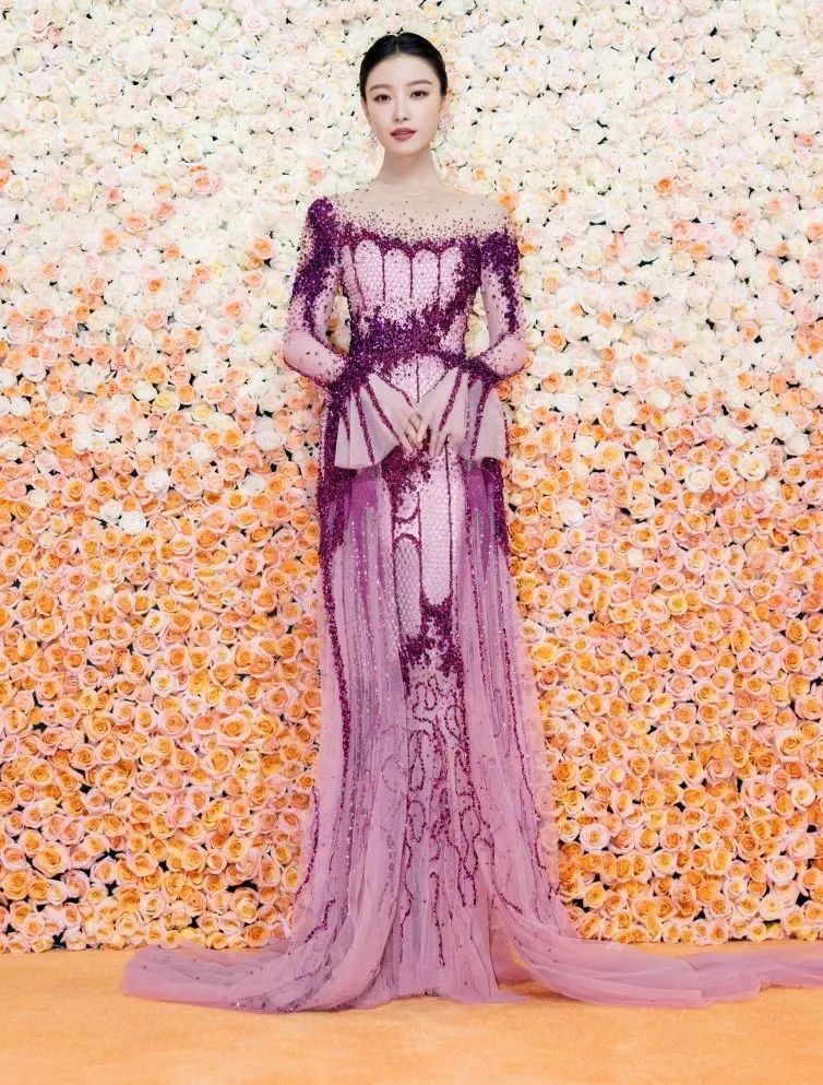 女明星为什么忍痛穿尖头高跟鞋,女明星穿超高防水台高跟鞋