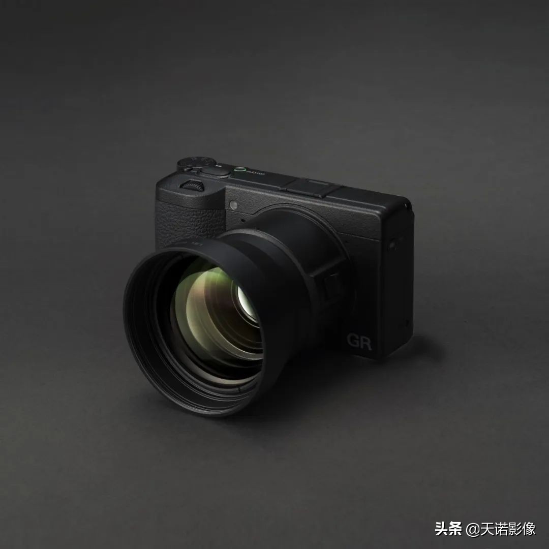 理光GRIIIX相机，可装进口袋的高画质扫街神器