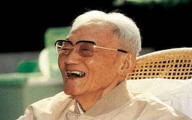 “百岁名人”养生秘诀:9大长寿习惯,你也能做到