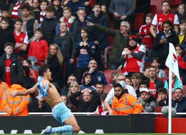 曼城4-0大胜皇家马德里现场,曼城2-1获胜斯旺西客场败北