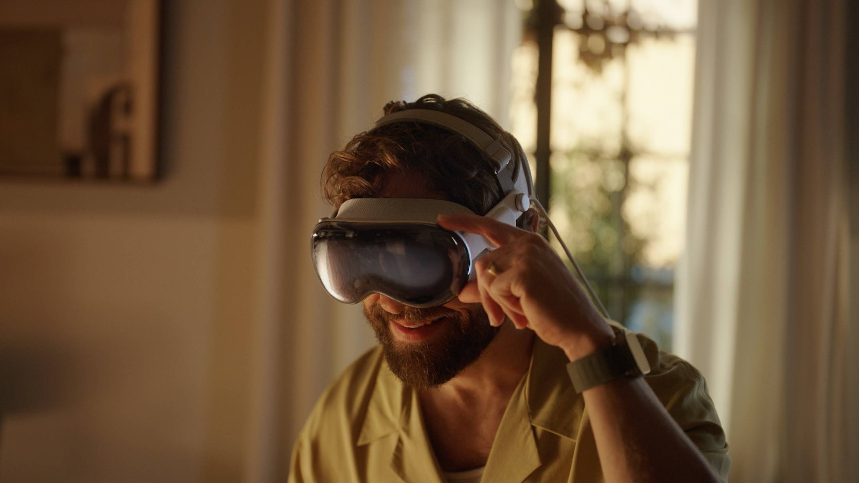 苹果发布首款visionpro头显,苹果发布头显visionpro评价