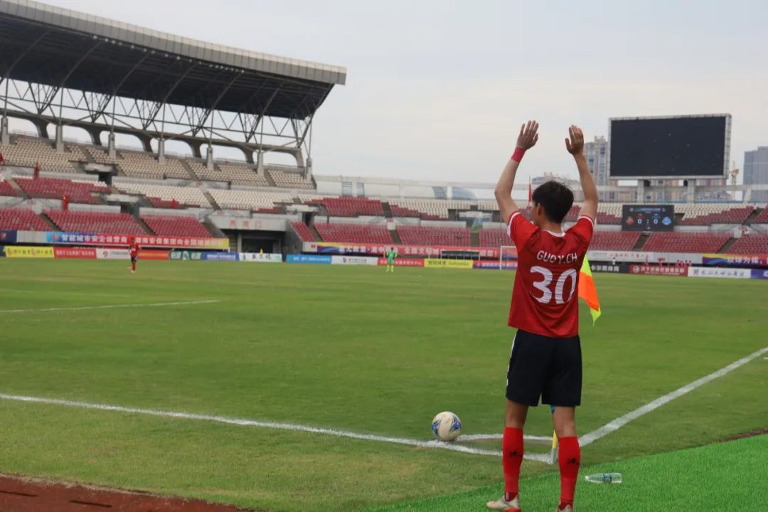 今天中乙最新战报消息,青岛红狮1比0大连智行的进球