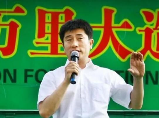 赵本山幕后金主，花百万买手机号，最终为何锒铛入狱?