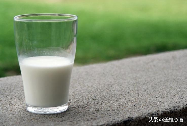 女性皮肤干燥吃什么维生素,女性掉头发吃什么维生素好