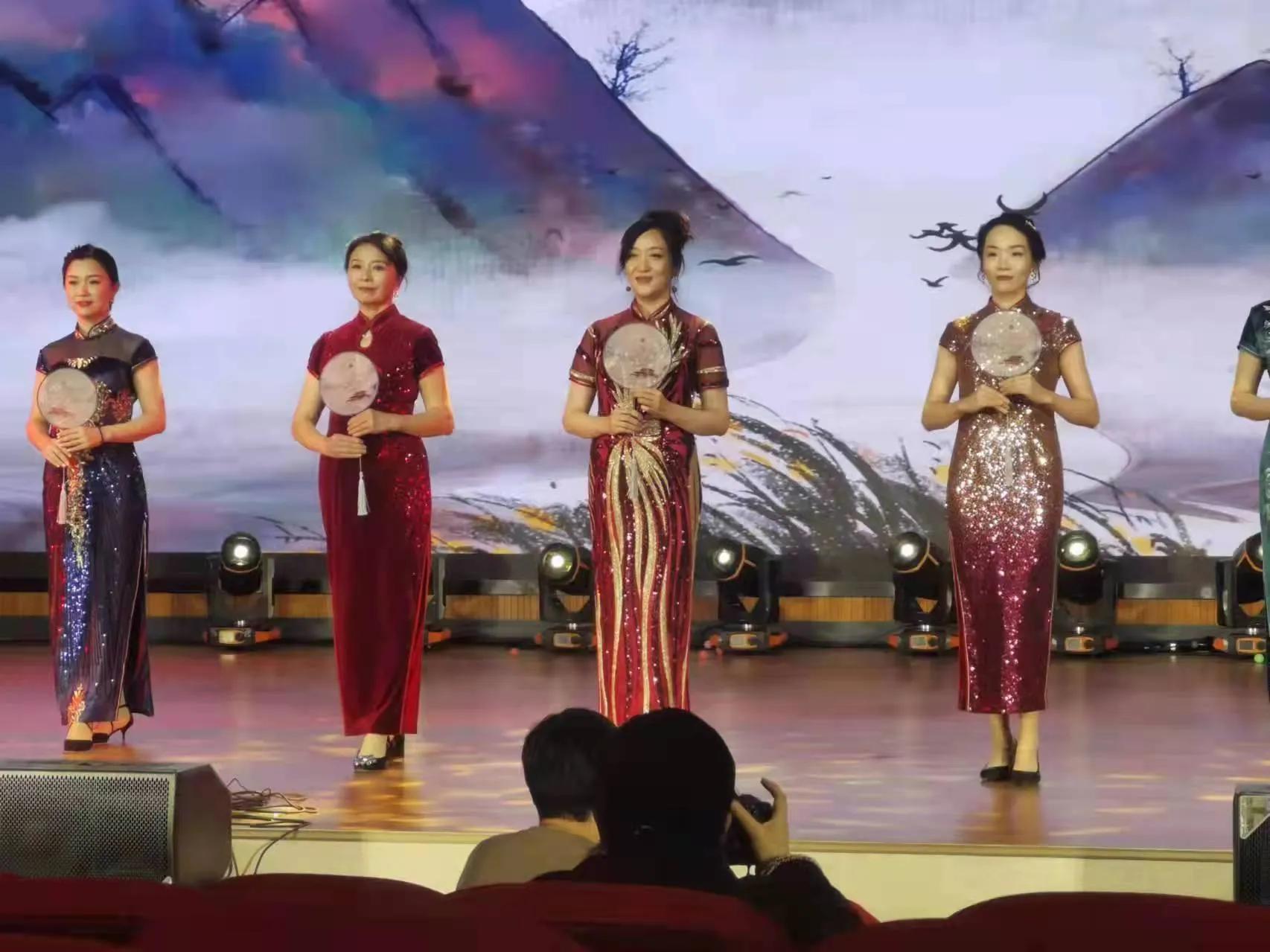 归来梦起航石家庄市第二十七中学教职工载歌载舞开启“归来梦起航”主题元旦联欢会