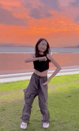 甜馨现在的发型,小甜馨发型美出新高度