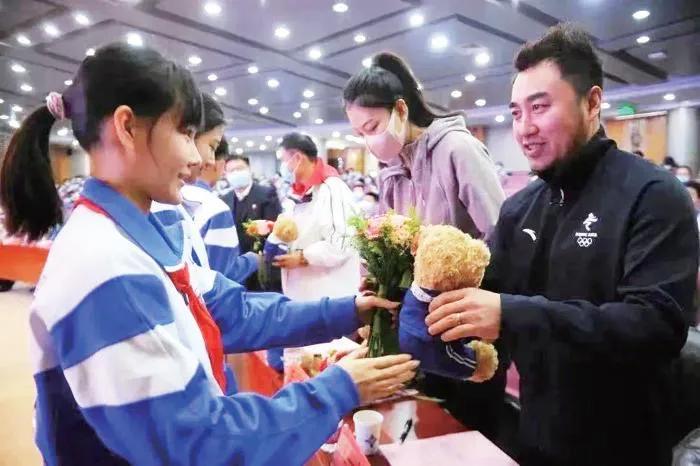 学校开展爱眼护眼活动简介,学校爱眼护眼预防近视活动