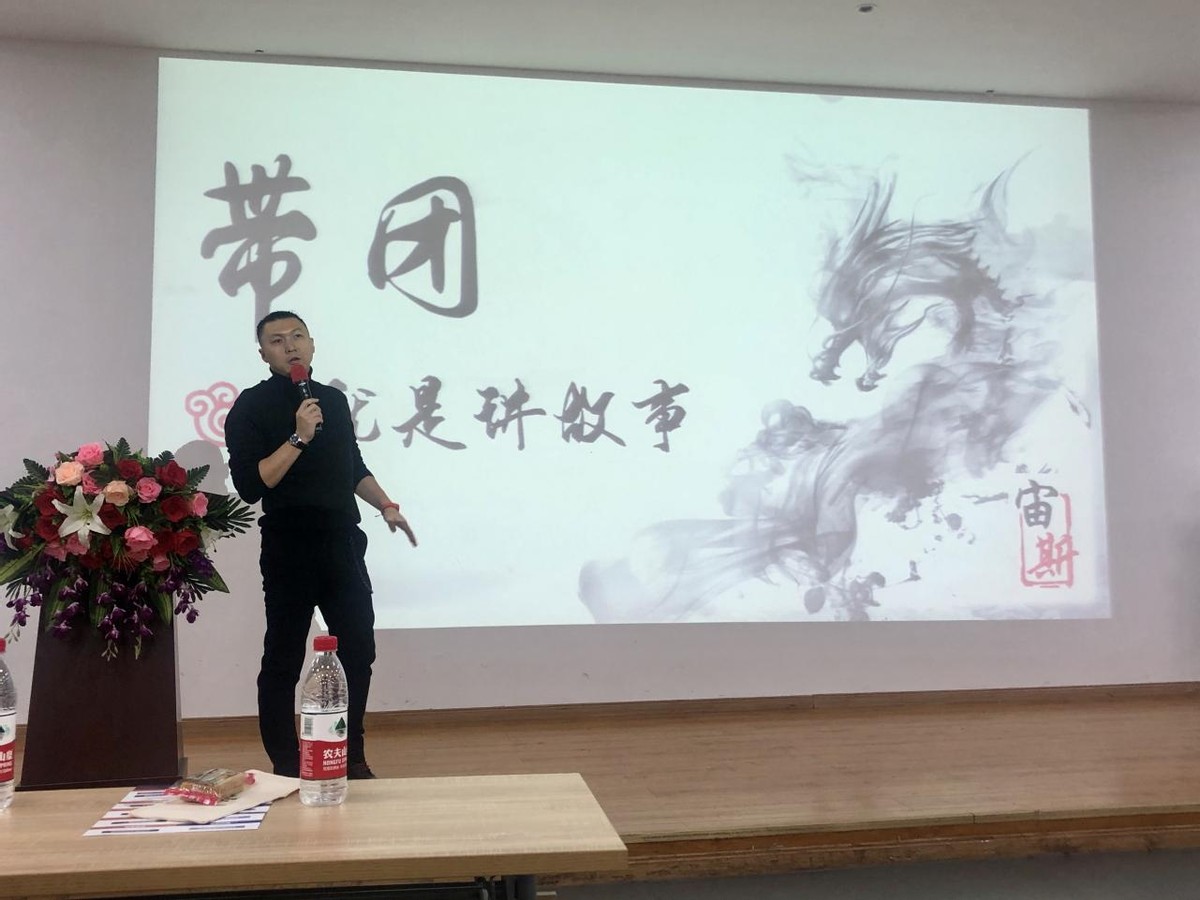 成人出国旅游简单交流英语自学,自学英语旅游