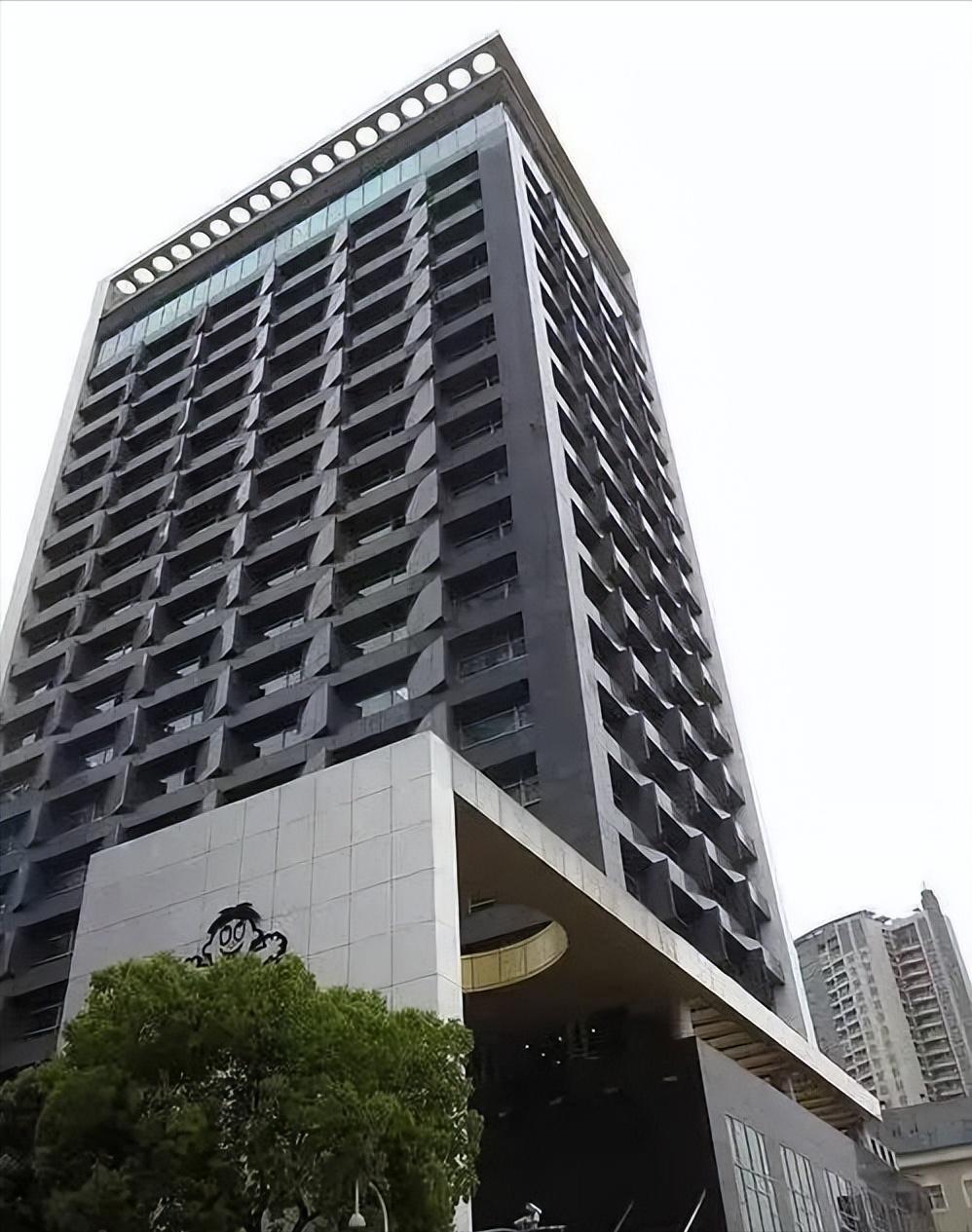 身价上亿的霸道总裁隐瞒真实身份,身价千亿的霸道总裁万万没想到