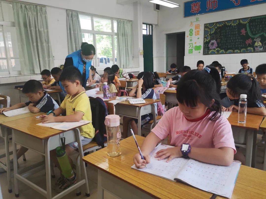 直击课外喵暑托开课首日情况：能和同学一起过暑假，太好玩了