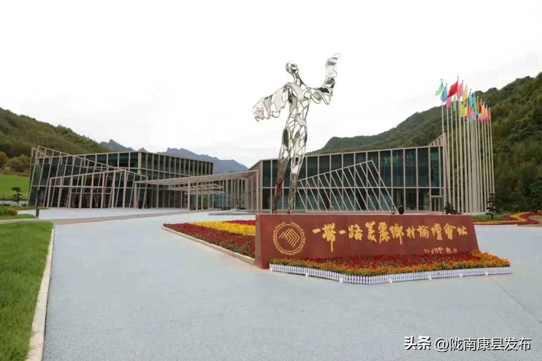 浜斾竴搴峰吇鏃呮父,浜斾竴搴峰吇搴﹀亣鏀荤暐