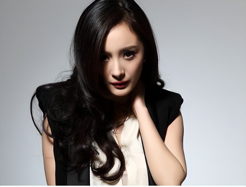 杨幂私下真实人品怎么样,杨幂的真实人品被别人夸赞