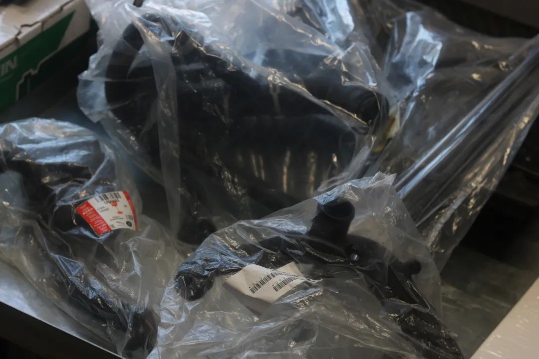 老款路虎揽胜修复,彻底翻新一辆路虎揽胜全过程