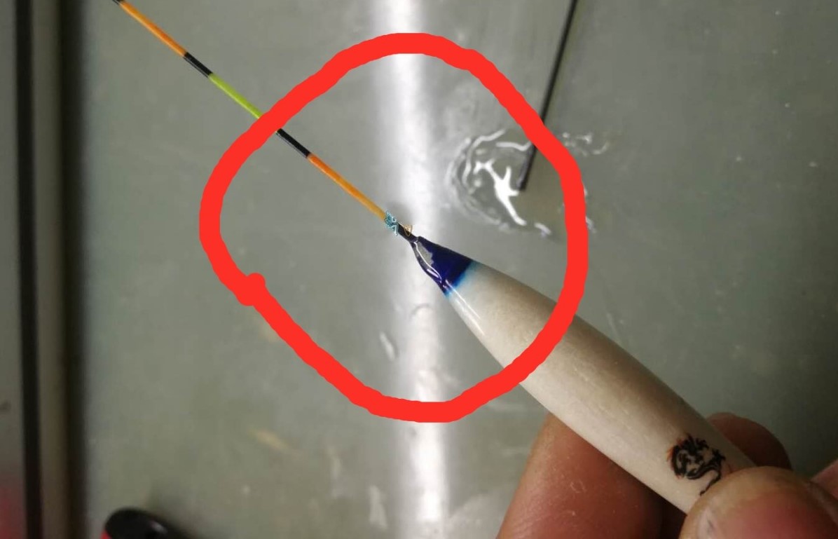 钓鱼浮漂浮起来不下去是什么情况,钓鱼浮漂下沉后该怎么办