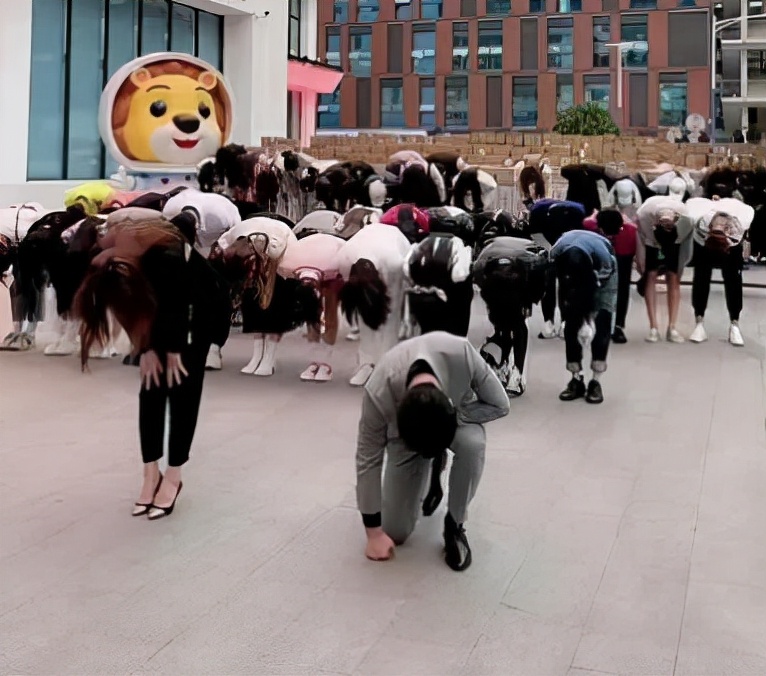 消失、造假、被封杀，2021直播行业大瓜盘点