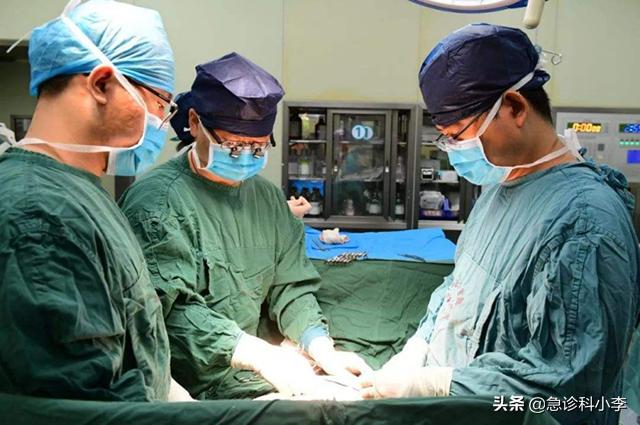 12岁女孩患尿毒症每天坚持透析,妈妈患尿毒症透析