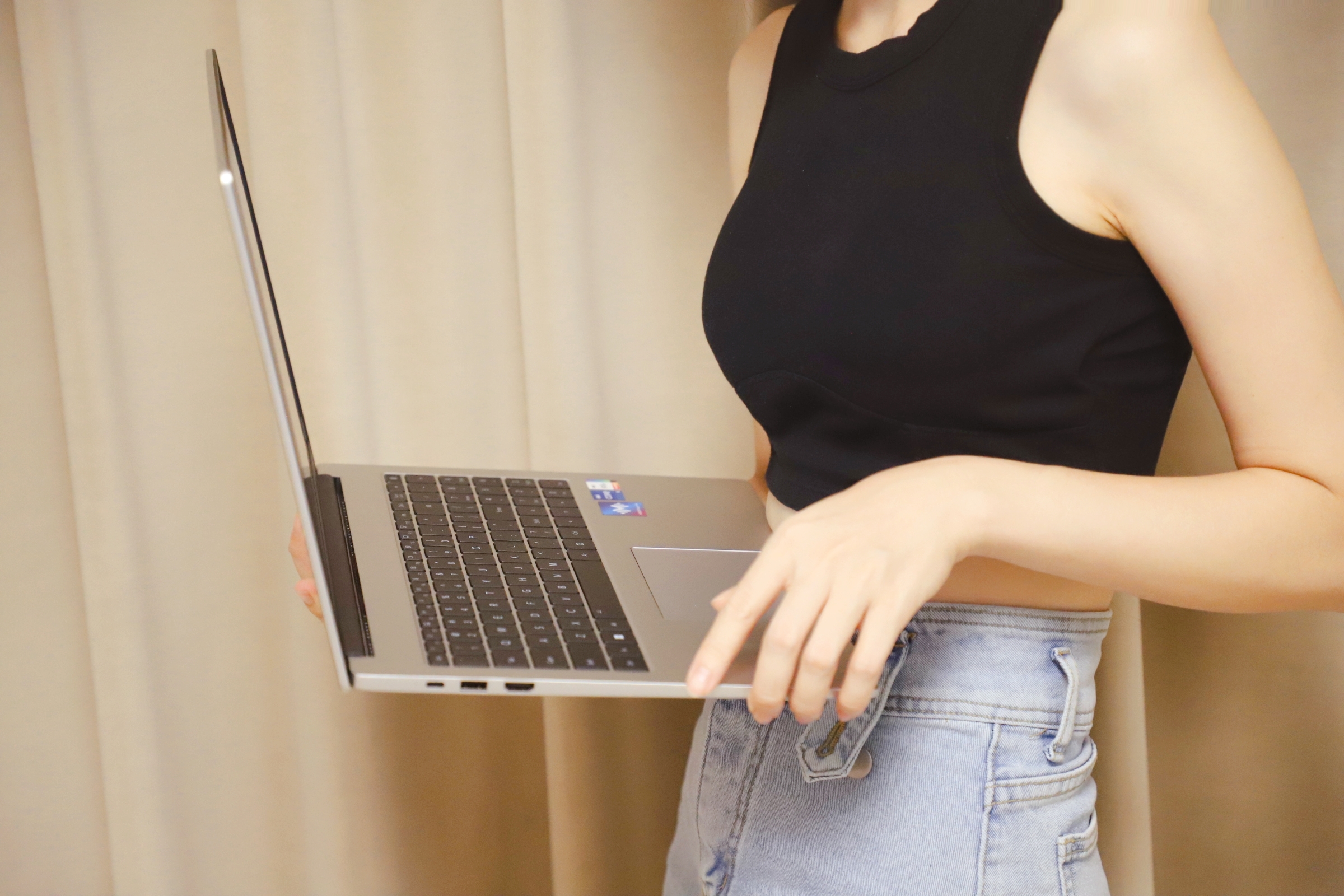 荣耀magicbook2019款14寸轻薄本,荣耀笔记本magicbook16颜值高