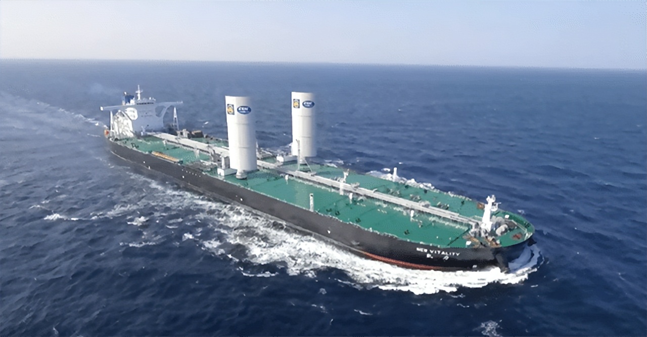 如何理解轮船漂浮原理,轮船底下为什么有个大圆筒