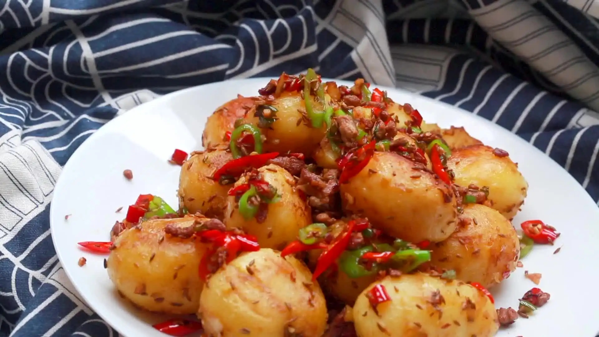 目前十大小吃排行榜有哪些啊,中国最受欢迎的十大小吃