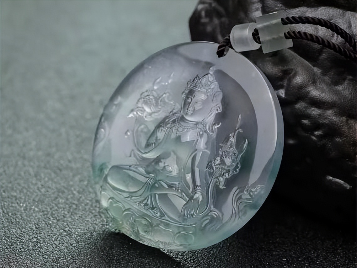 翡翠新手赌哪个场口,新手买翡翠手镯须知