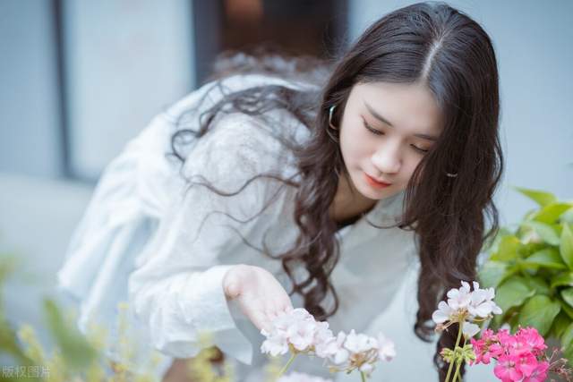 故事：和男神同居多年互相暗恋，可他主动提出结婚，我却摇头拒绝