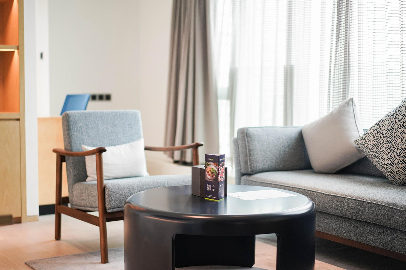 深圳机场旁的低调高雅酒店，尽享热带雨林花园，差旅入住首选酒店