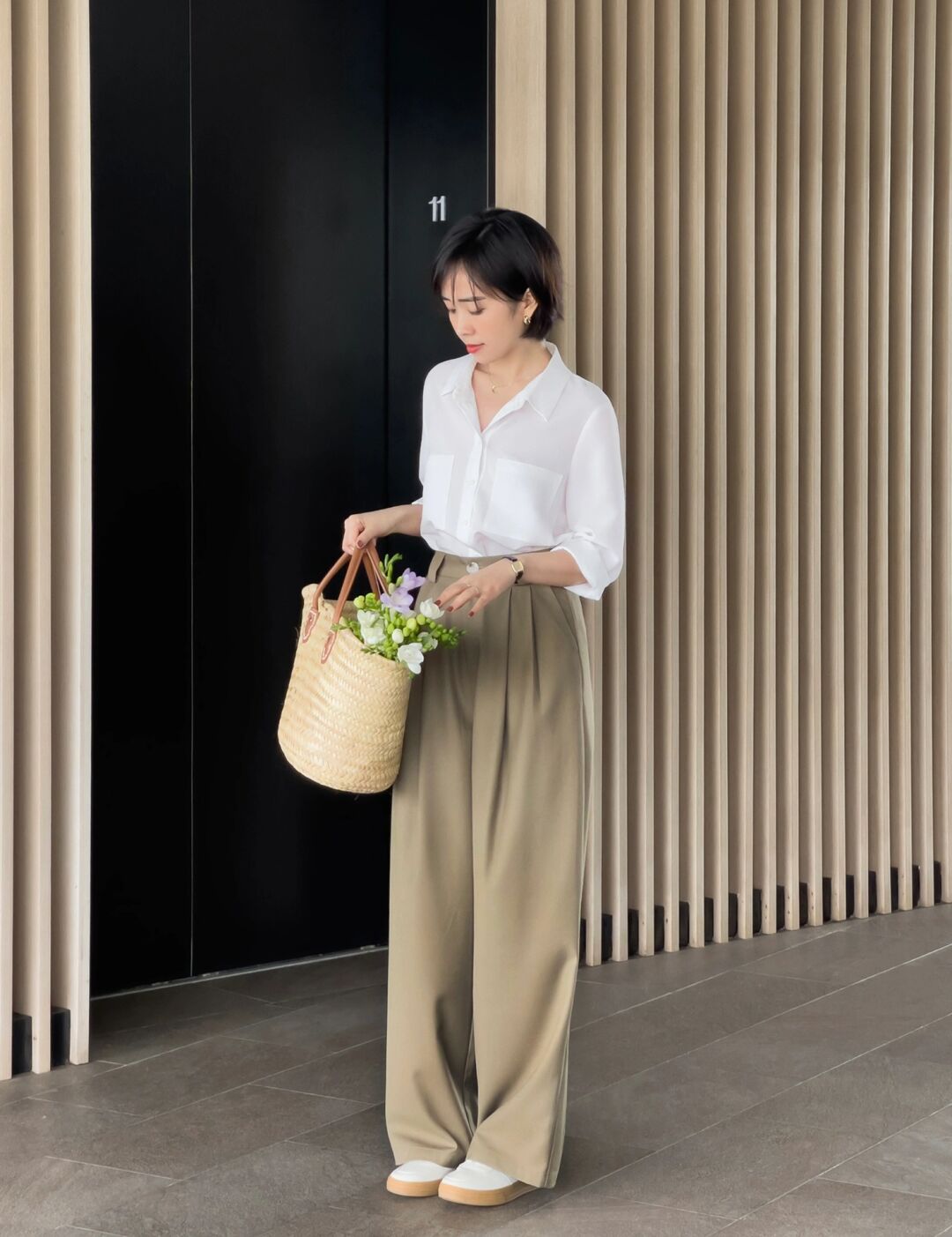 宽松衬衫搭配阔腿长裤,衬衣裙与白裤子最新穿搭