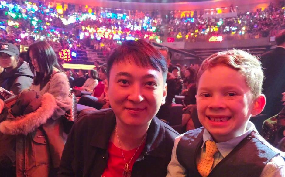 假笑男孩提前祝福视频,假笑男孩命中带苦原图