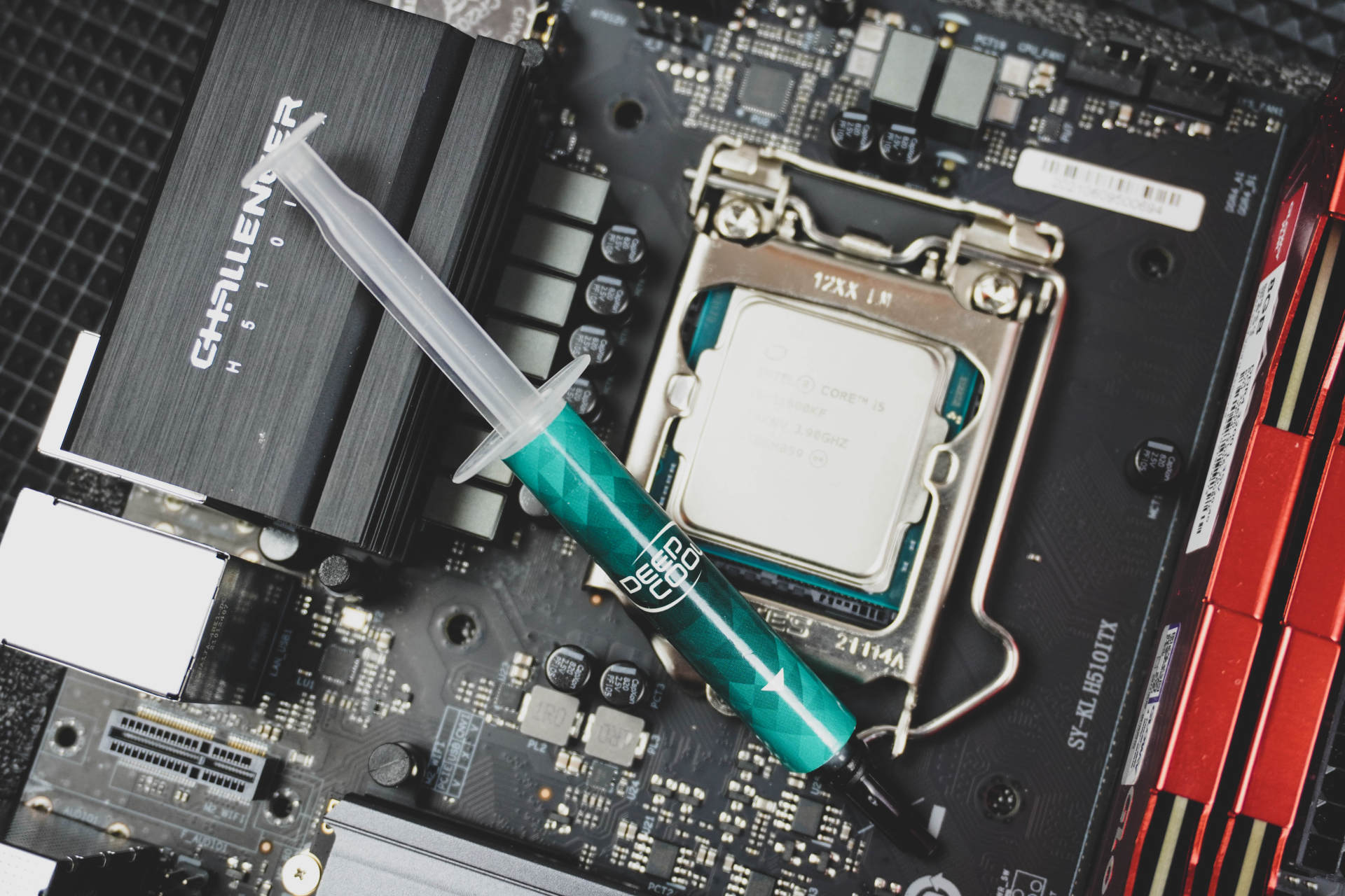 桌面空间太小怎么改造,台式机机箱越来越小