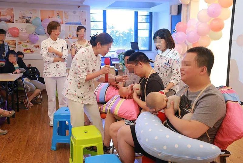 婴儿窒息母亲全程直播,婴儿趴睡导致婴儿死亡