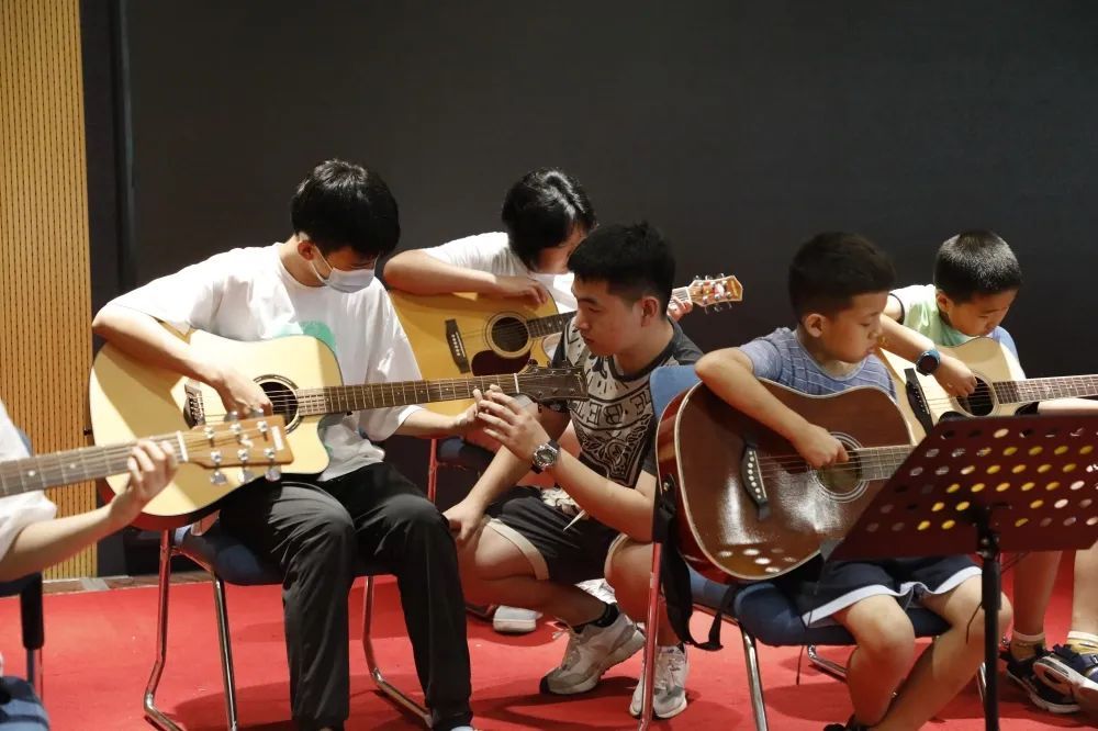 暑假的正确打开方式学习美术,威海暑假旅游培训