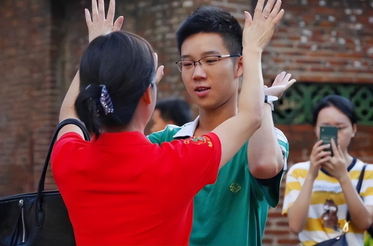 单招和高考考大专有什么区别,单招学历和高考有什么区别