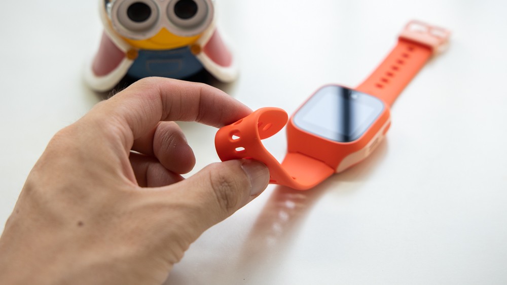 支持微信qq的儿童电话手表,米兔6c儿童电话手表有游戏吗