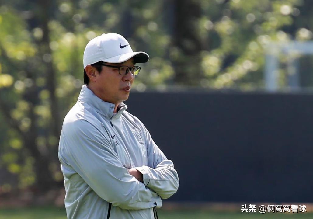 黄善洪说韩国足球,韩国媒体对东亚杯中国男足的批评
