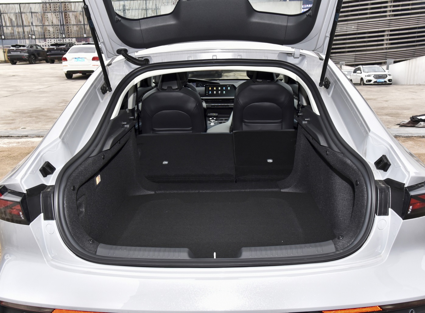 家用轿车建议选紧凑型车，看看这三款，省油，空间大，安全配置多