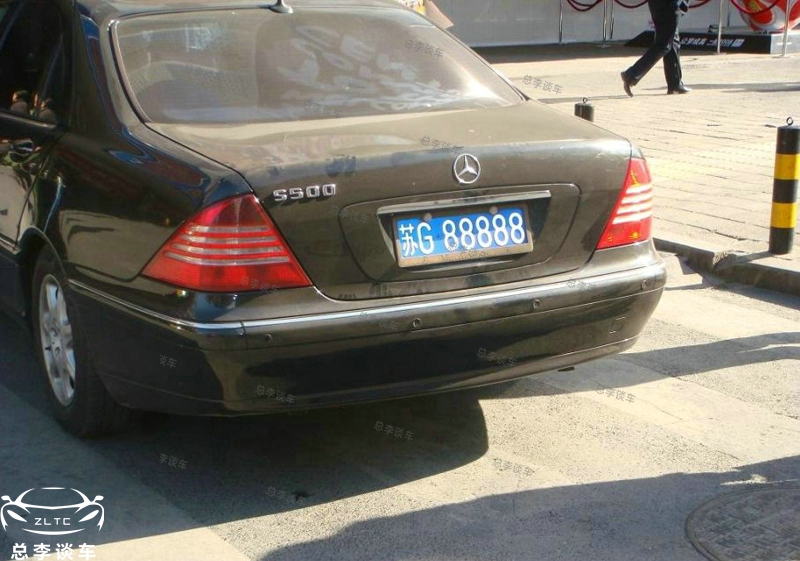 江苏车牌88888都在什么车上,88888的车牌号值多少钱啊