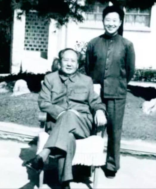 毛主席的睡衣与拖鞋：睡衣有73个补丁，拖鞋穿27年曾被扔进垃圾桶