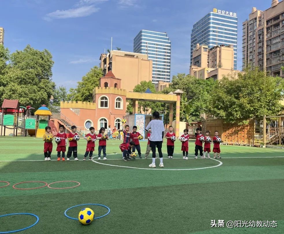 岳池县小学足球比赛,足球大比拼幼儿园游戏