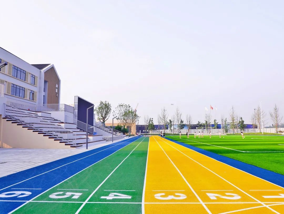 成都新津石笋街小学最新进展,石笋街小学新津分校多少班