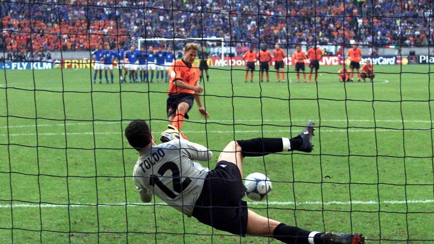 布冯一开始在哪个俱乐部,布冯第一次出场帕尔马