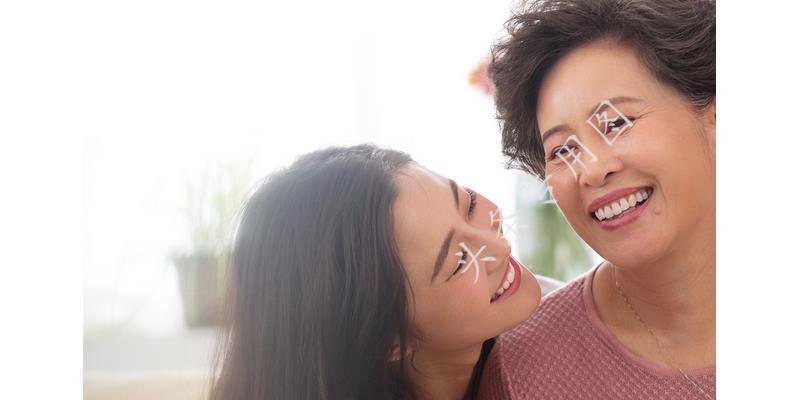 离婚十年，60岁的她拎一包东西上门：东西收下，我照顾你有仨条件