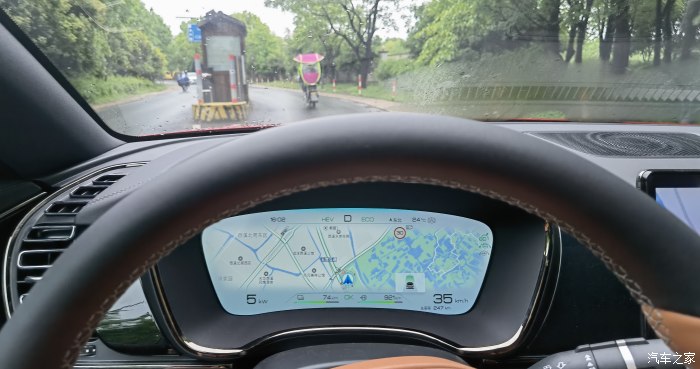 比亚迪汉dm大雨天怎么开安全,比亚迪汉dm-i尊享型夜间行驶