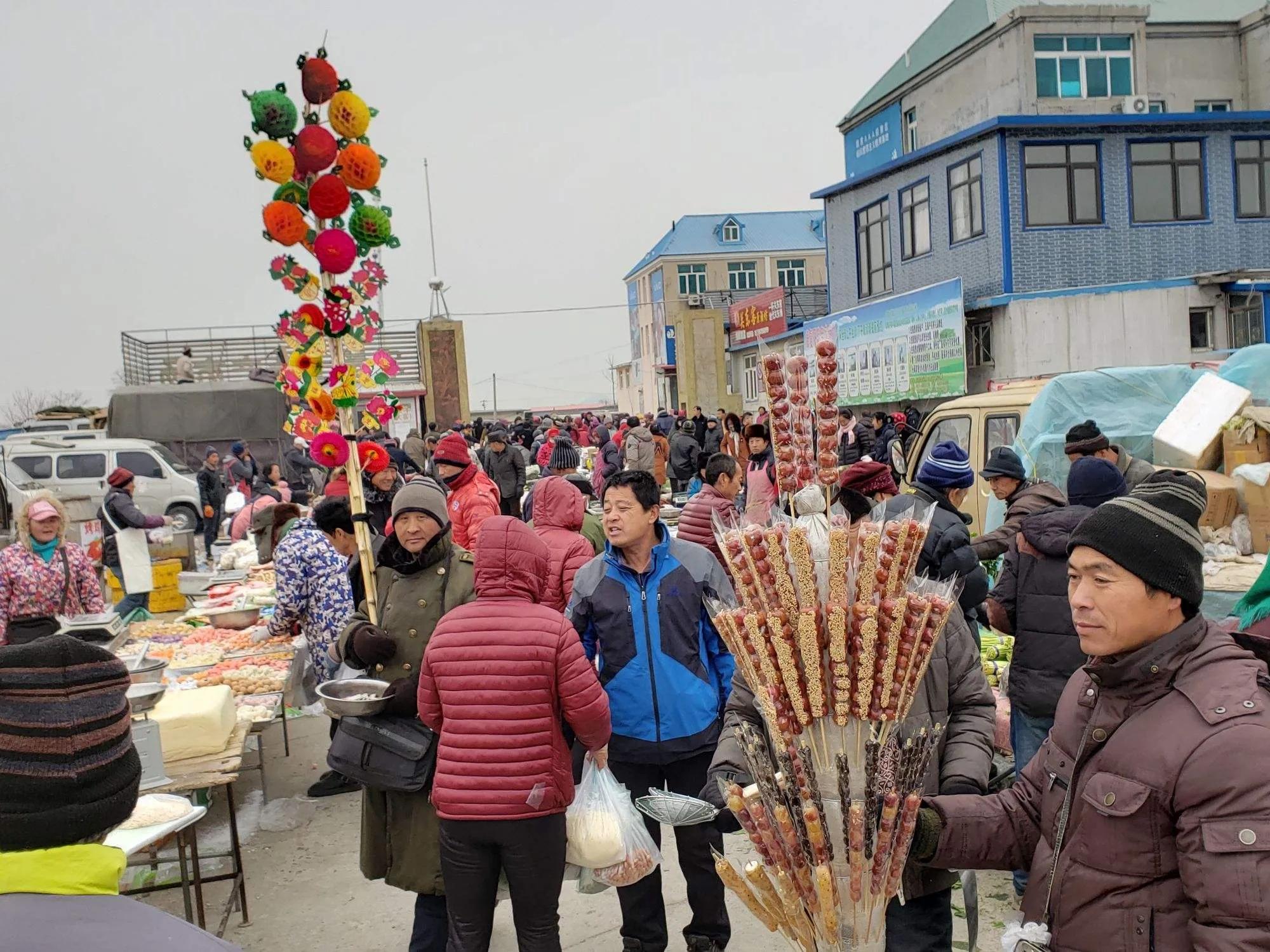 当年的小镇青年,曾经的穷小伙回乡